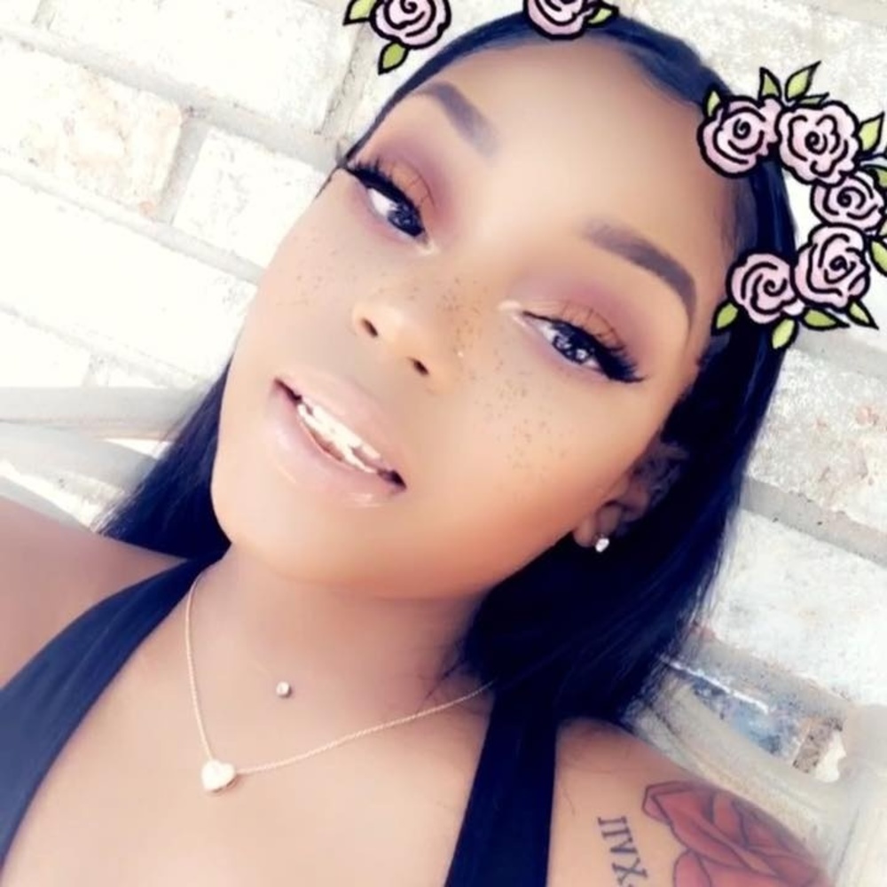 Meet your Posher, Elise